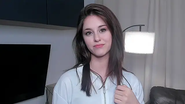 Snapshot of JuleeKnowell chatting on July 3, 9:05 am JuleeKnowell online show from July 3, 9:05 am