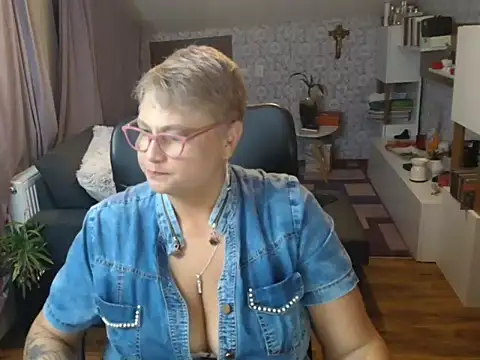 NewHellen4you online show from July 1, 7:24 pm