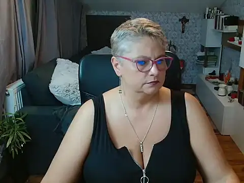 NewHellen4you online show from July 2, 7:31 pm