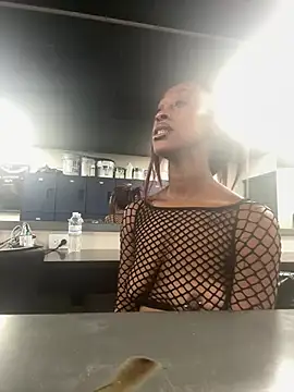 PeachxPatron online show from July 27, 8:27 pm