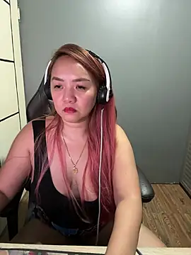 chloe wonderlust online show from July 7, 9:02 am