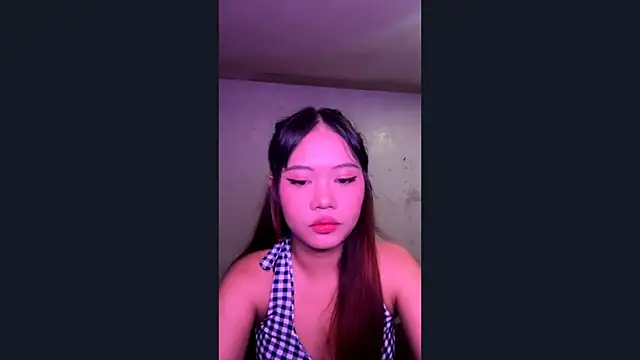 BritneySandrowicz online show from July 6, 11:18 am