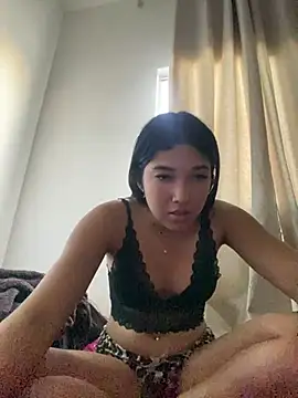 Snapshot of aliceeemendes chatting on July 2, 7:31 pm aliceeemendes online show from July 2, 7:31 pm