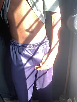 Snapshot of freakyyybuddy chatting on July 16, 7:14 am freakyyybuddy online show from July 16, 7:14 am