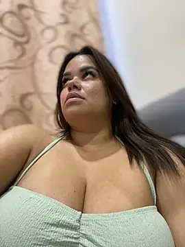 Snapshot of AliceStarshine chatting on February 6, 11:15 pm AliceStarshine online show from February 6, 11:15 pm