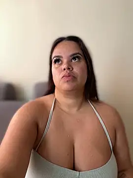 Snapshot of AliceStarshine chatting on February 11, 5:18 pm AliceStarshine online show from February 11, 5:18 pm