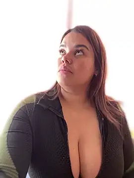 Snapshot of AliceStarshine chatting on February 18, 6:15 pm AliceStarshine online show from February 18, 6:15 pm