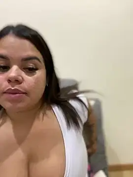 Snapshot of AliceStarshine chatting on February 21, 3:12 am AliceStarshine online show from February 21, 3:12 am