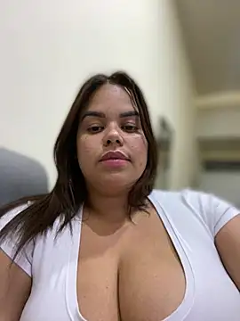 Snapshot of AliceStarshine chatting on March 6, 4:08 am AliceStarshine online show from March 6, 4:08 am