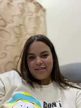 Snapshot of AliceStarshine chatting on March 18, 2:04 am AliceStarshine online show from March 18, 2:04 am