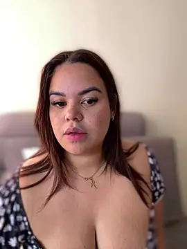 Snapshot of AliceStarshine chatting on March 18, 2:26 pm AliceStarshine online show from March 18, 2:26 pm