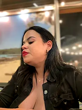 Snapshot of AliceStarshine chatting on October 2, 2:18 am AliceStarshine online show from October 2, 2:18 am