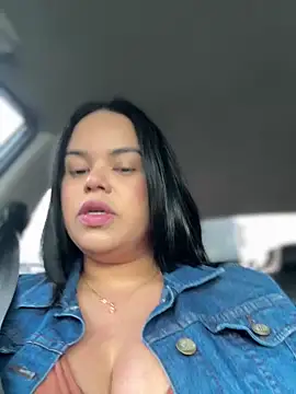 Snapshot of AliceStarshine chatting on October 14, 3:24 pm AliceStarshine online show from October 14, 3:24 pm