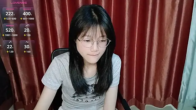 Snapshot of Elowen-6 chatting on July 13, 2:58 am Elowen-6 online show from July 13, 2:58 am
