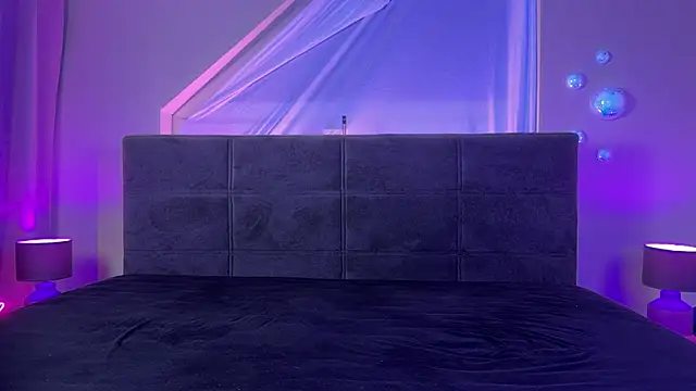 pink paula online show from July 10, 8:11 pm