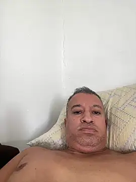 Snapshot of mister_jr09 chatting on July 6, 1:52 pm mister jr09 online show from July 6, 1:52 pm