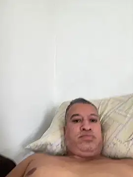 Snapshot of mister_jr09 chatting on July 6, 3:47 pm mister jr09 online show from July 6, 3:47 pm