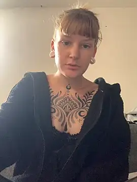 Lea-Marie online show from July 23, 1:09 pm