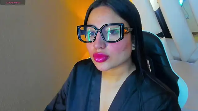 soffy foxxy online show from July 7, 12:31 pm