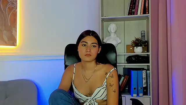 Snapshot of vesper_rae chatting on July 9, 6:01 pm vesper rae online show from July 9, 6:01 pm