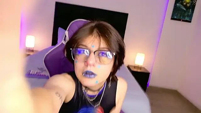Snapshot of bonnyvel chatting on July 15, 7:52 pm bonnyvel online show from July 15, 7:52 pm