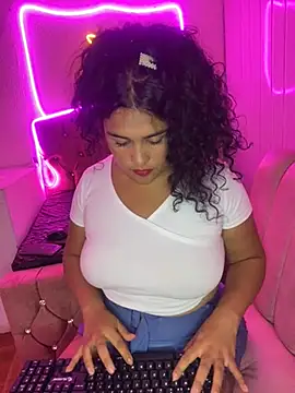 taylor honeey online show from July 20, 2:37 am