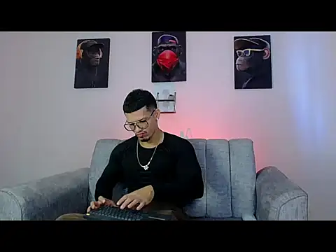 Snapshot of Ethan_rodgers01 chatting on July 14, 1:50 pm Ethan rodgers01 online show from July 14, 1:50 pm