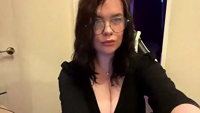 AdelinaVirelle online show from July 14, 5:07 pm