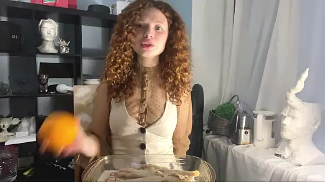 ElenaVanderbilt online show from July 10, 8:11 pm