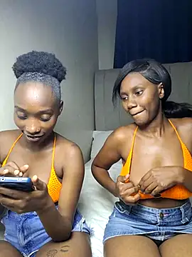 rosyrebel  online show from July 19, 8:45 pm