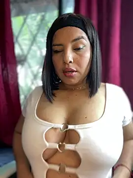 Snapshot of Mia_Bigtits chatting on July 11, 8:55 pm Mia Bigtits online show from July 11, 8:55 pm