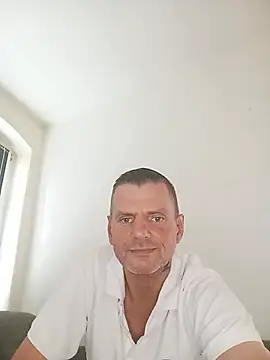 Snapshot of Mitchellhro80 chatting on July 12, 1:24 pm Mitchellhro80 online show from July 12, 1:24 pm