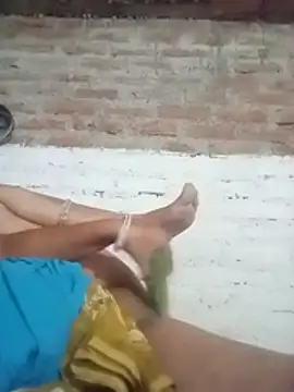 Snapshot of Indiansexycouple1 chatting on July 14, 7:13 am Indiansexycouple1 online show from July 14, 7:13 am