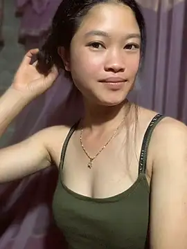 LilyLily68 online show from August 5, 5:10 am