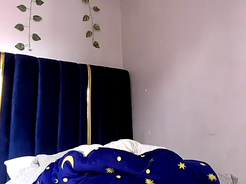 Snapshot of Pretty_lilliar chatting on July 18, 8:29 am Pretty lilliar online show from July 18, 8:29 am