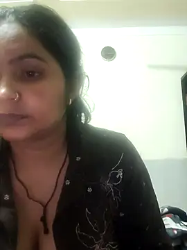 Curvy Bhabhi  online show from July 14, 9:20 pm