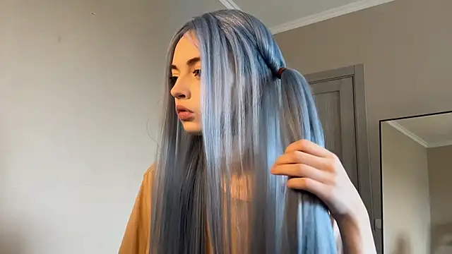 Oliviacuteone online show from July 17, 8:10 am
