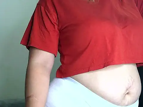 Snapshot of curvynaturalx chatting on July 21, 1:57 pm curvynaturalx online show from July 21, 1:57 pm