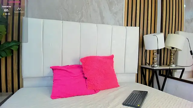 Snapshot of Amelie_12 chatting on July 20, 3:10 am Amelie 12 online show from July 20, 3:10 am