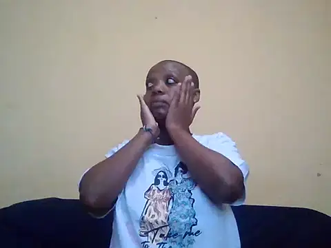 Snapshot of NakedEyez chatting on July 21, 10:28 am NakedEyez online show from July 21, 10:28 am