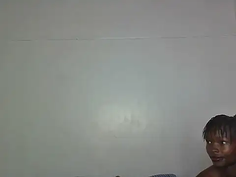 Petitegoddess012 online show from July 17, 8:46 pm