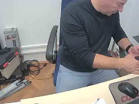 gabriel9  online show from April 28, 7:02 am