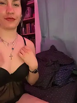 Snapshot of DiviNina chatting on July 23, 12:24 am DiviNina online show from July 23, 12:24 am