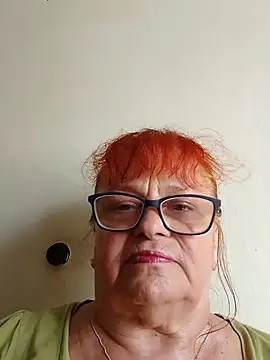 Snapshot of Moodberry400 chatting on July 21, 6:49 am Moodberry400 online show from July 21, 6:49 am