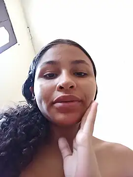 Lia Foz online show from July 21, 2:30 pm