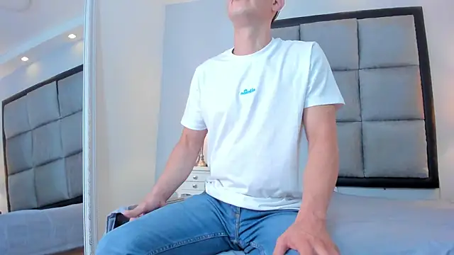 Axel wolfe online show from July 20, 8:33 pm