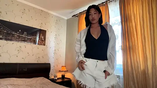 LesleyBobola online show from July 30, 1:10 pm
