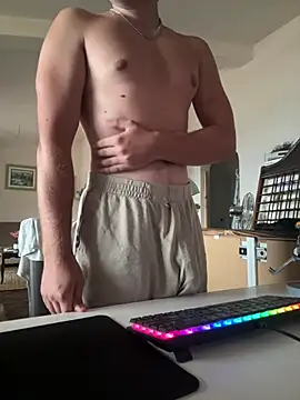 Lucas Macdick online show from July 24, 4:21 am