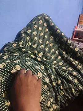 Snapshot of Tamilmeera007 chatting on July 21, 12:51 pm Tamilmeera007 online show from July 21, 12:51 pm