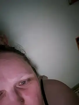 Snapshot of Mellegirl chatting on July 25, 2:47 pm Mellegirl online show from July 25, 2:47 pm